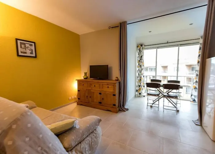 Beau Studio Pour 4 Personnes A Frejus